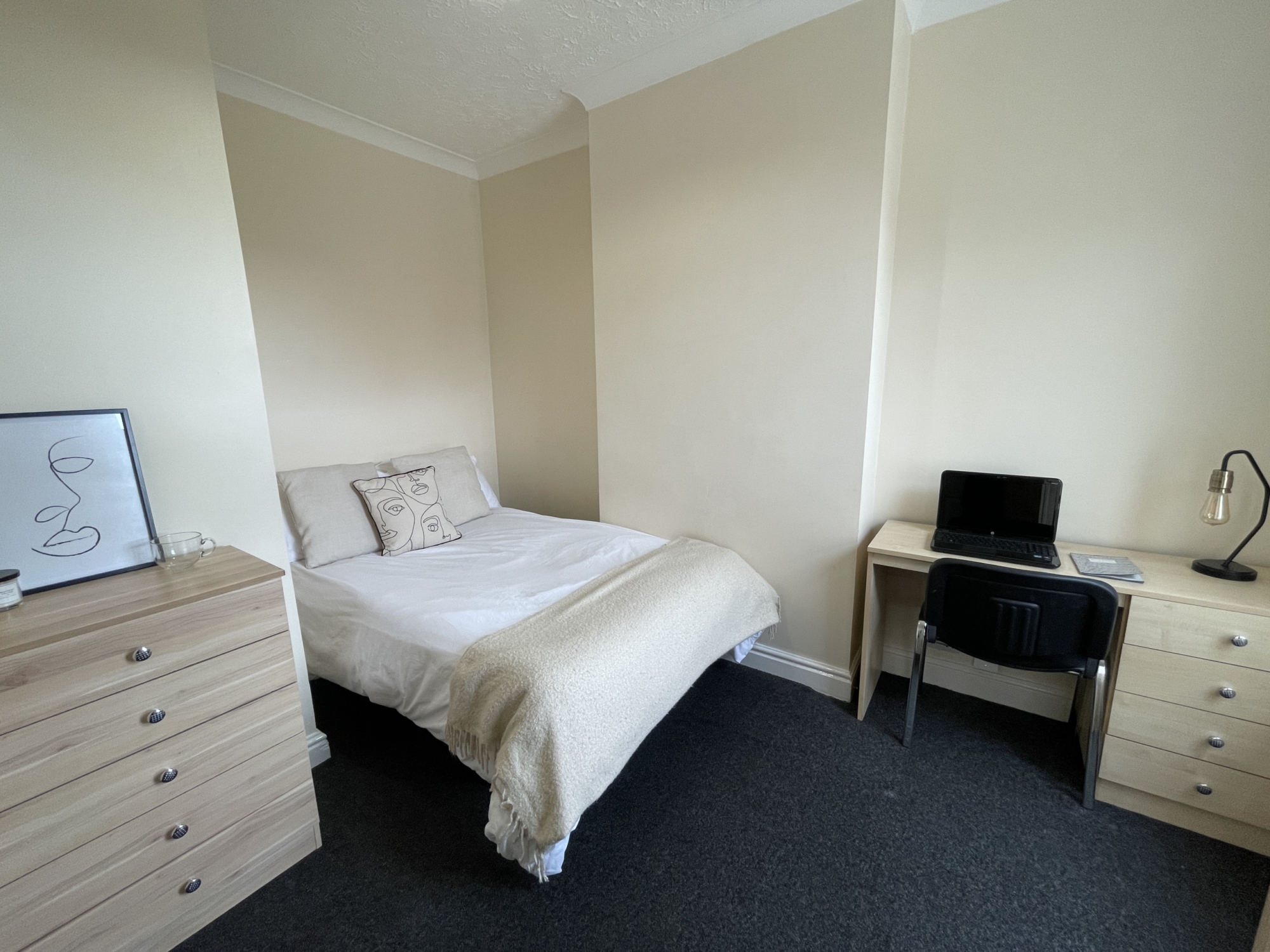 32 Carholme Rd Lincoln student house accommodation - bedroom