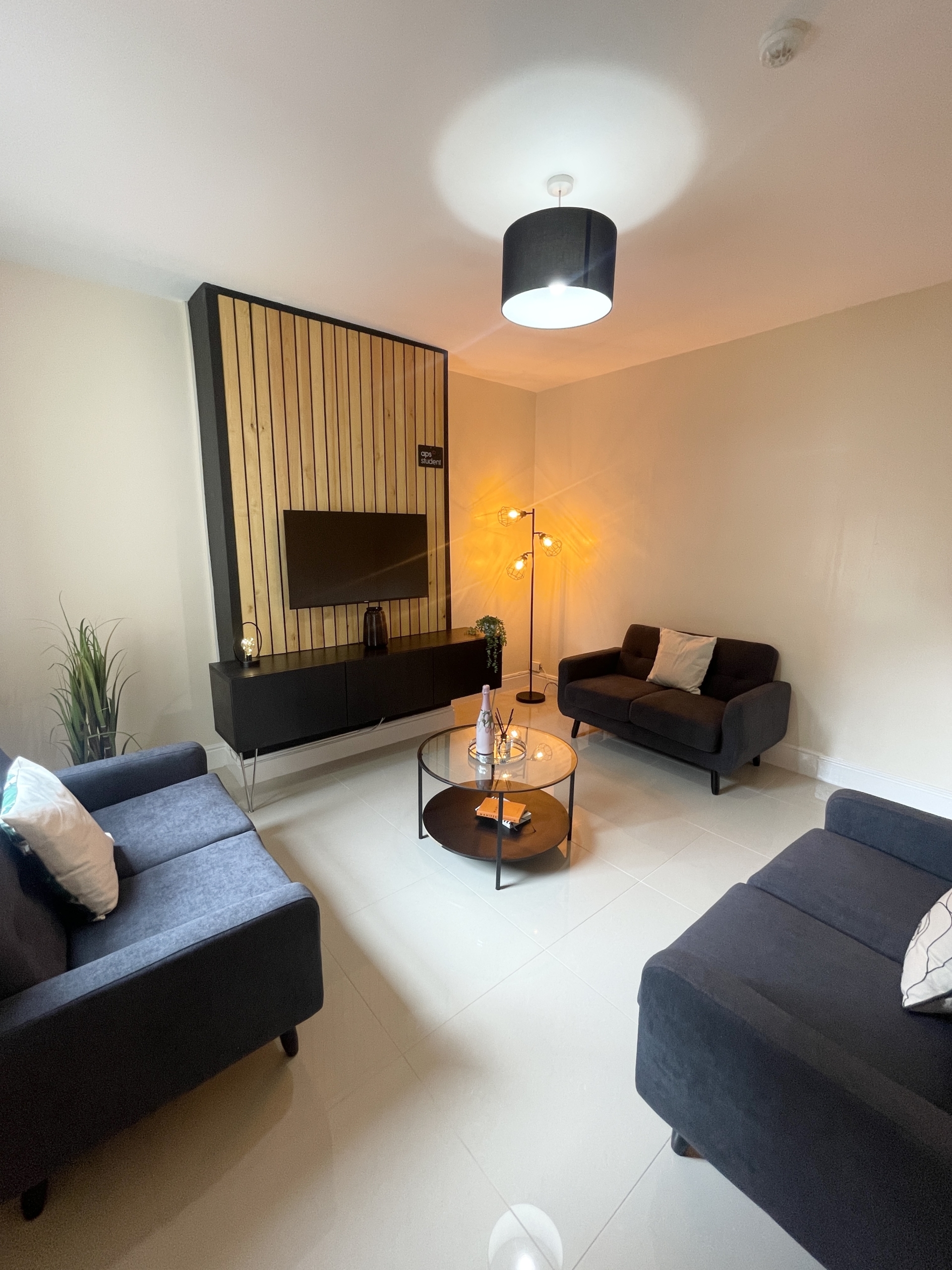 58 Carholme Rd student house accommodation 6 bed with parking Lincoln