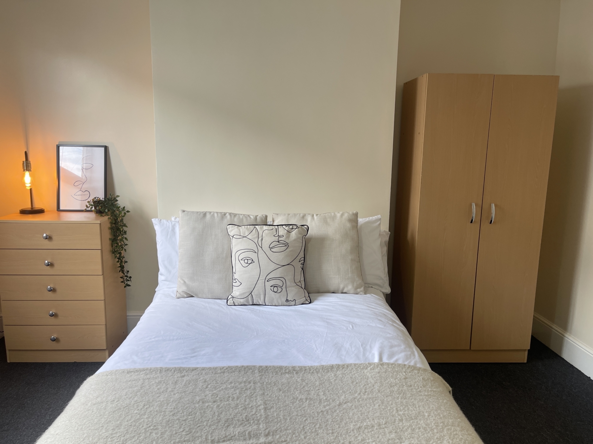 58 Newland Street West Lincoln student house accommodation - bedroom