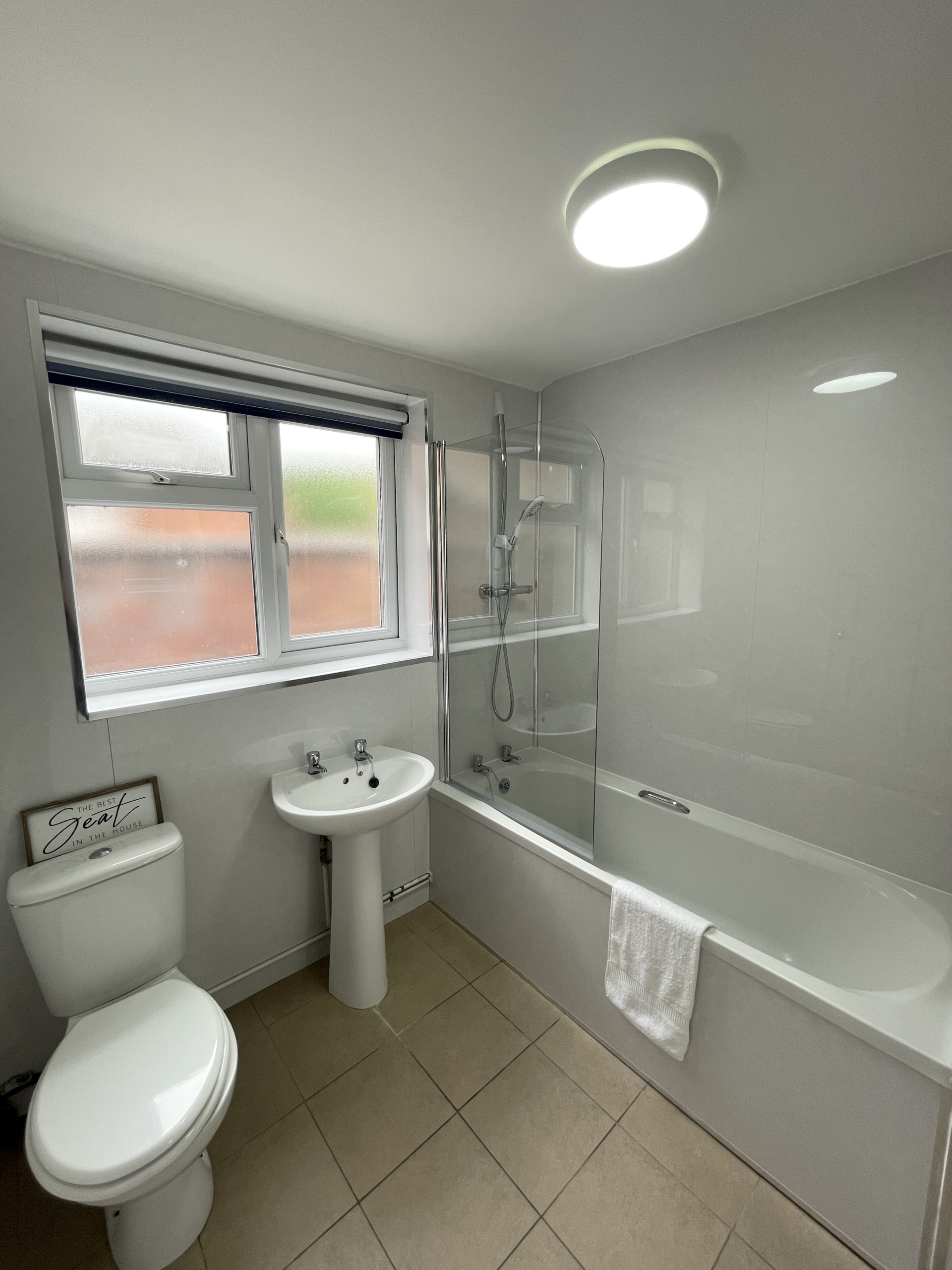 30 Moor St Lincoln student house accommodation - bathroom