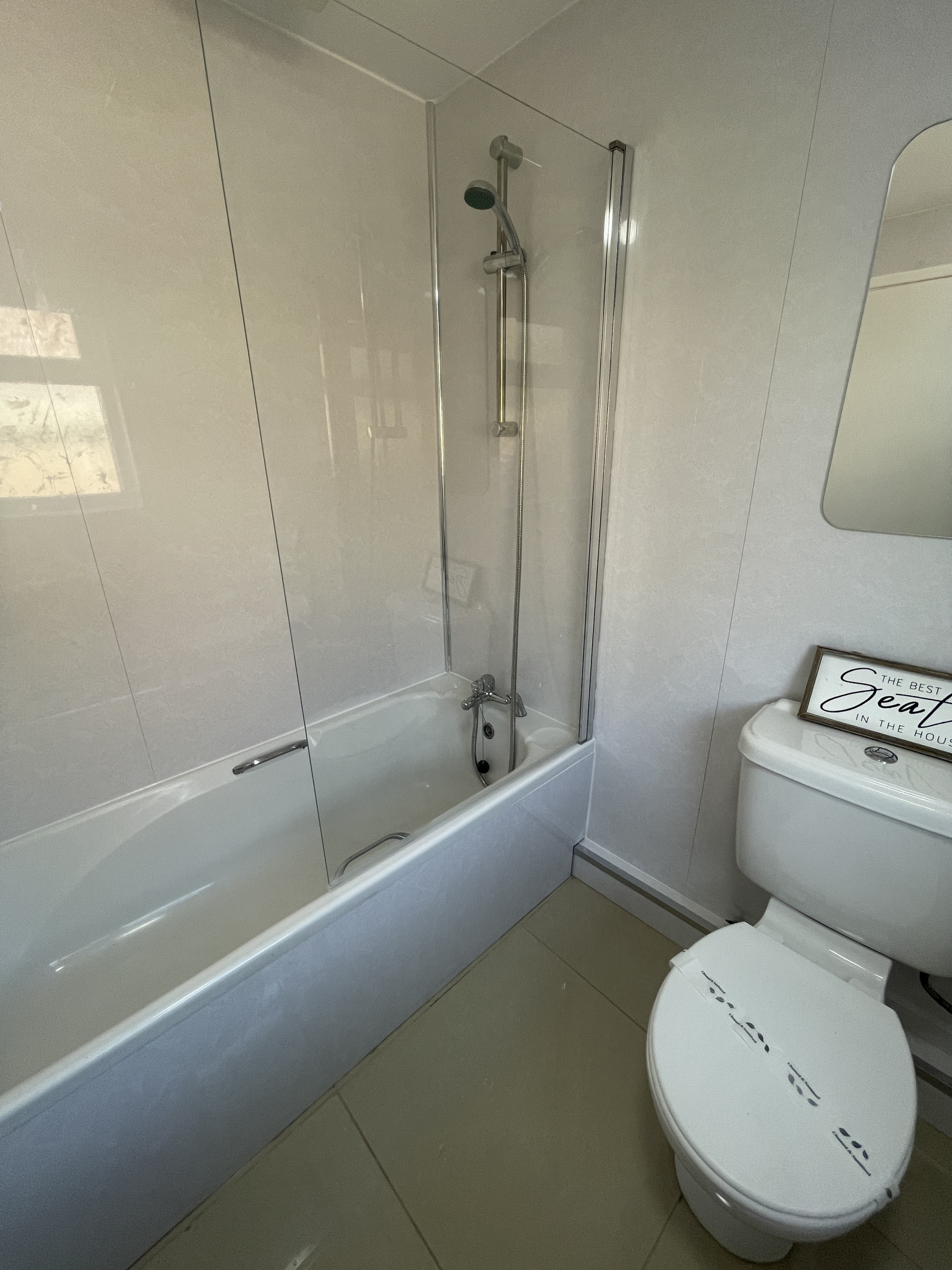 63 Moor St student accommodation house Lincoln - bathroom