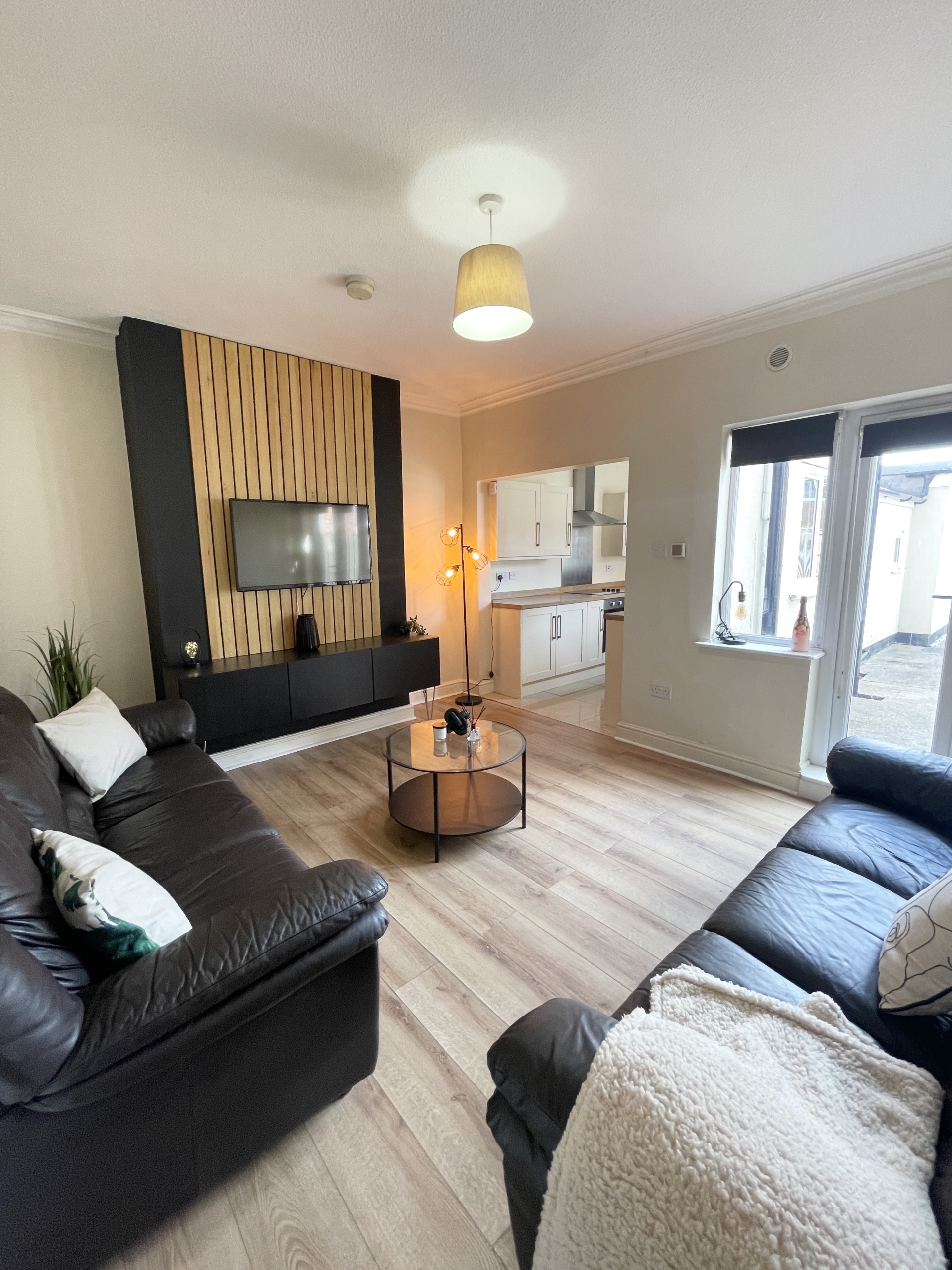 42 Carholme Rd 6 bed student house accommodation Lincoln with parking