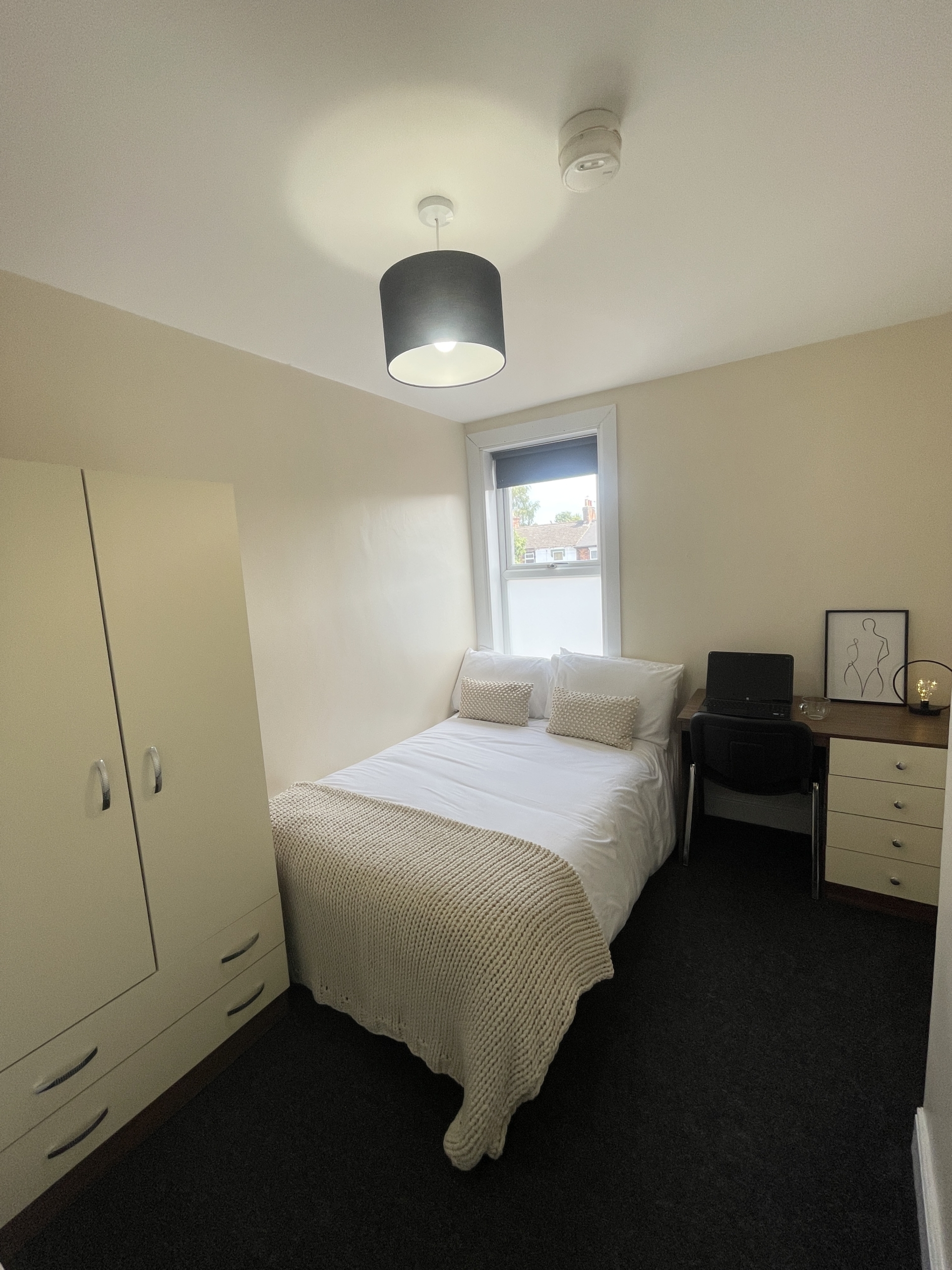 17 Nelthorpe St Lincoln student house accommodation - bedroom