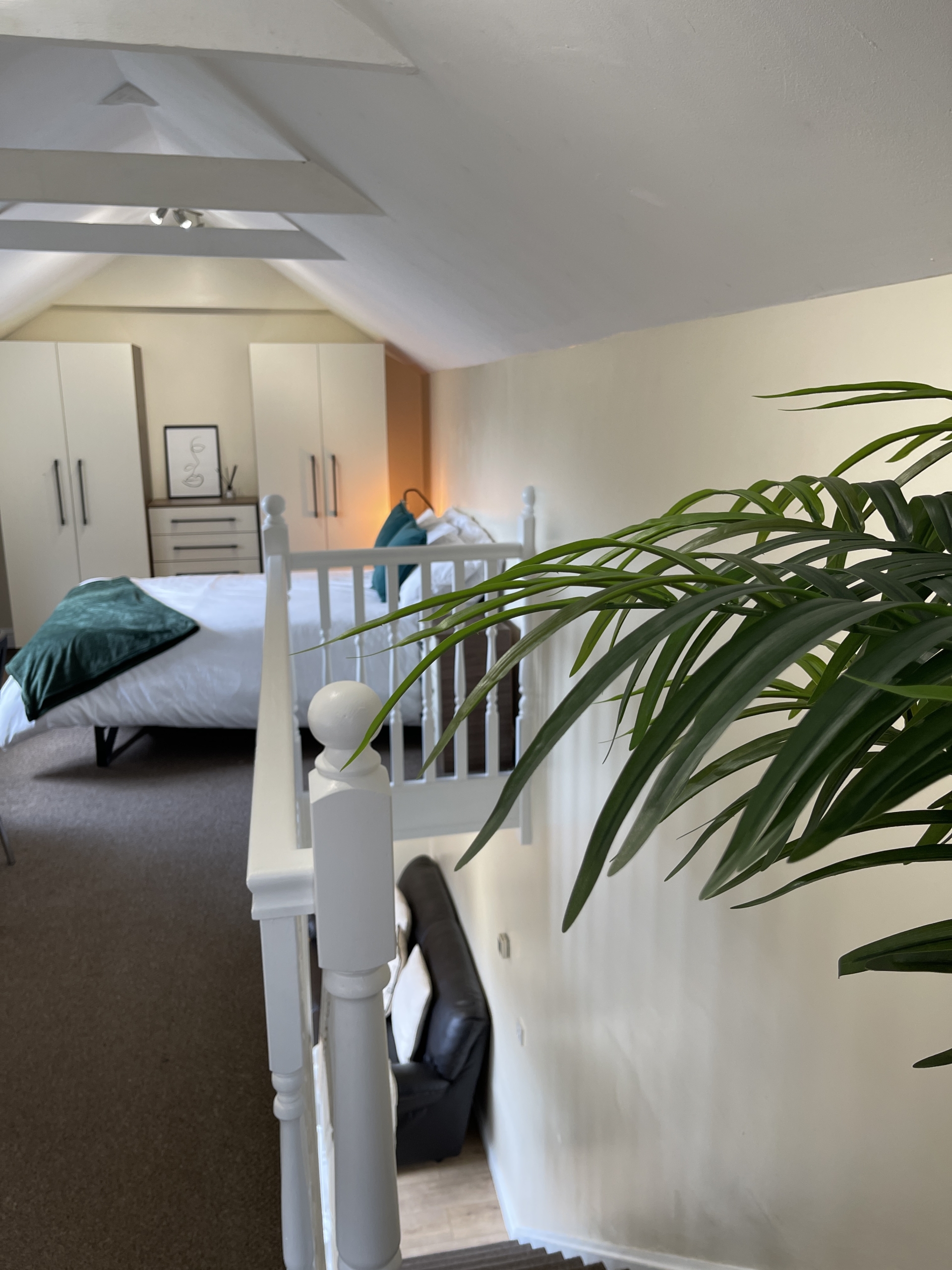 32a Whitehall Grove Lincoln student studio accommodation - bedroom