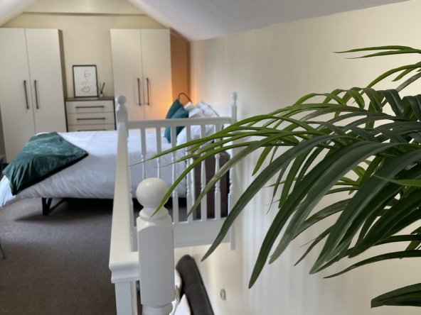 32a Whitehall Grove Lincoln student studio accommodation - bedroom