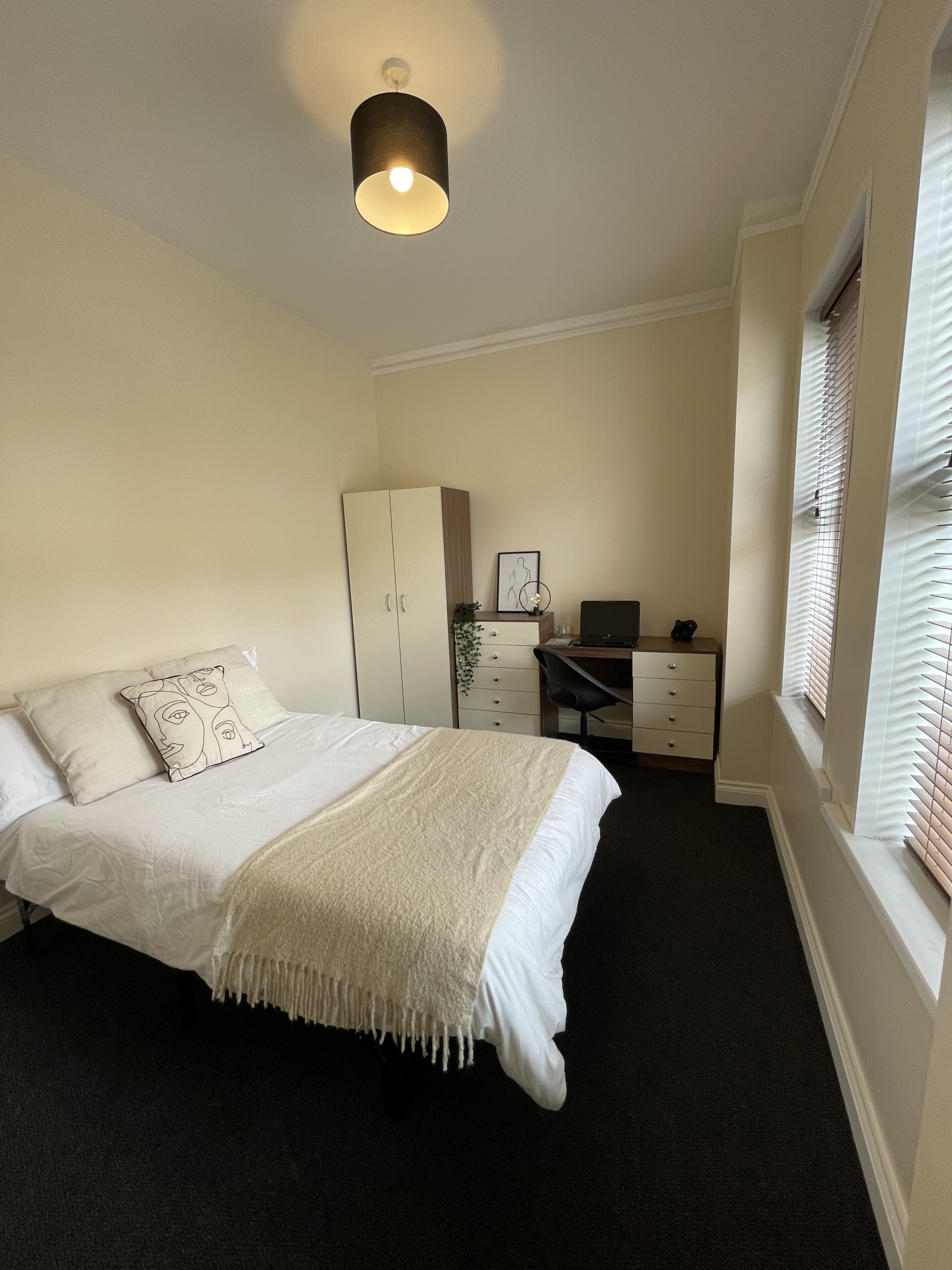 16 Yarborough Rd Lincoln student house accommodation 8 bed - bedroom