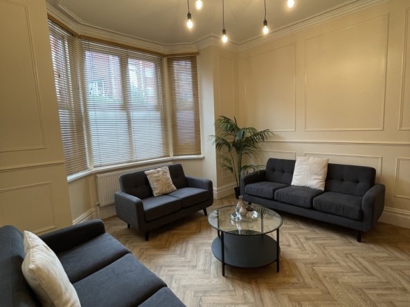 16 Yarborough Rd 8 bed student house accommodation Lincoln with parking